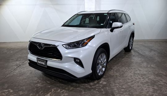 Toyota • Highlander