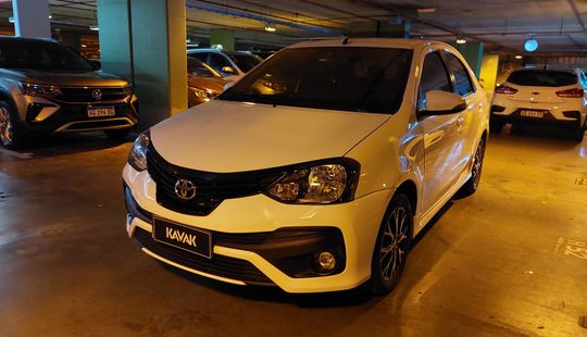 Toyota • Etios