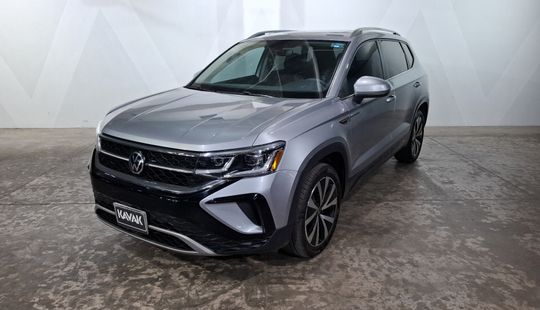 Volkswagen • Taos