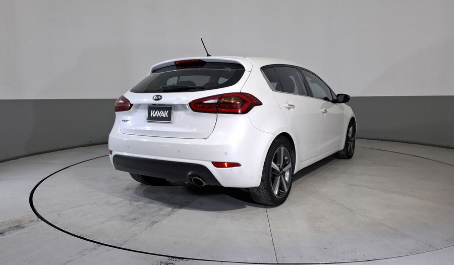 Kia Forte 2.0 SX MT Hatchback 2017