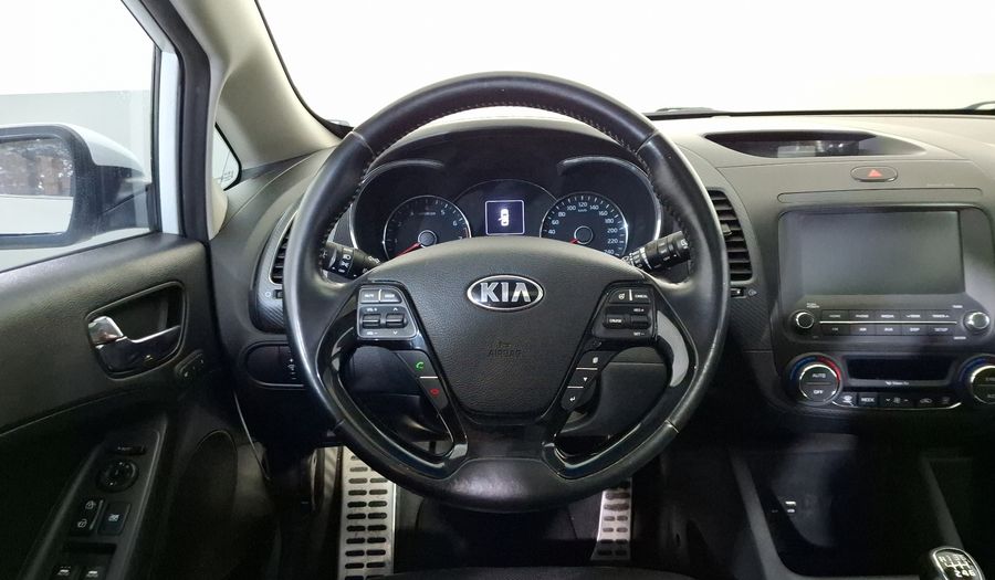 Kia Forte 2.0 SX MT Hatchback 2017