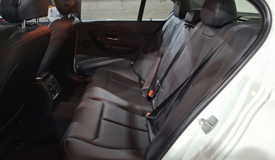 Bmw Serie 3 2.0 320IA SPORT LINE Sedan 2014