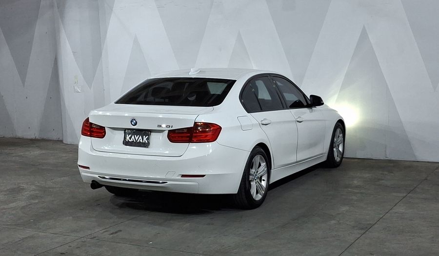Bmw Serie 3 2.0 320IA SPORT LINE Sedan 2014
