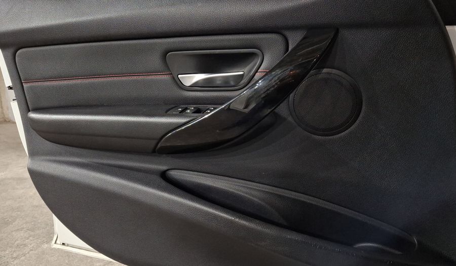 Bmw Serie 3 2.0 320IA SPORT LINE Sedan 2014