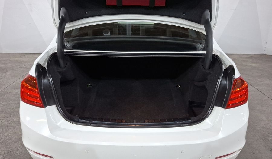 Bmw Serie 3 2.0 320IA SPORT LINE Sedan 2014