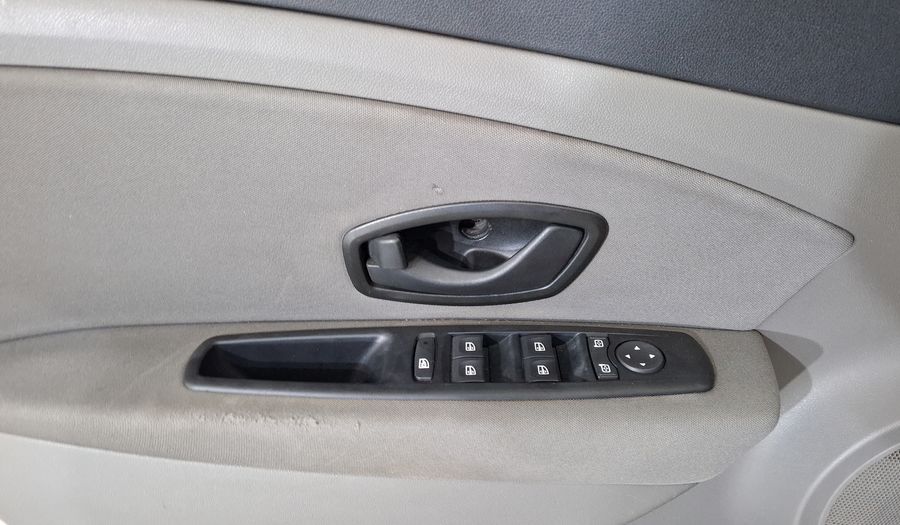 Renault Fluence 2.0 AUTHENTIQUE MT Sedan 2012