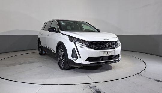 Peugeot • 5008