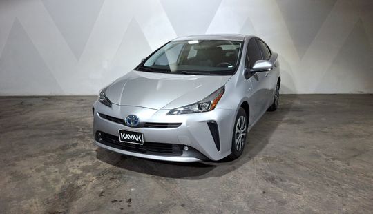Toyota • Prius