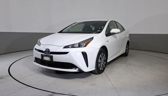 Toyota • Prius