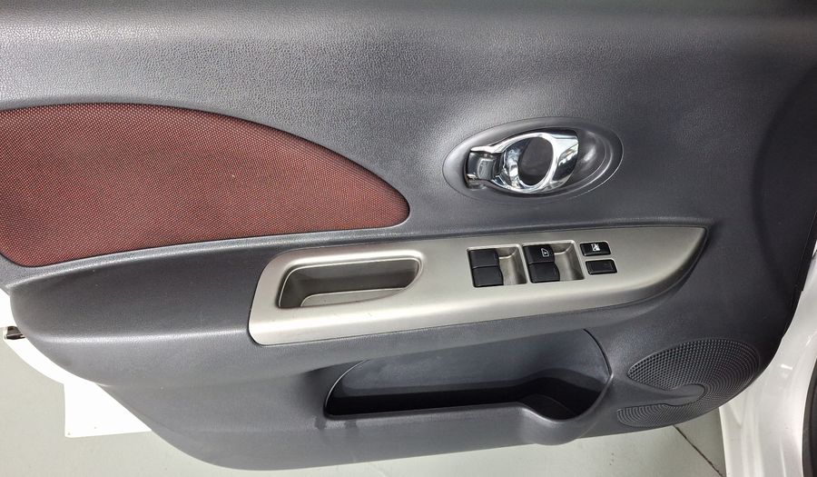 Nissan March 1.6 EXCLUSIVE BI-TONO AUTO Hatchback 2020