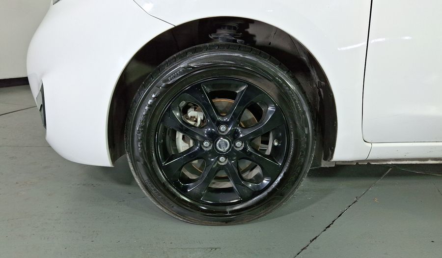 Nissan March 1.6 EXCLUSIVE BI-TONO AUTO Hatchback 2020