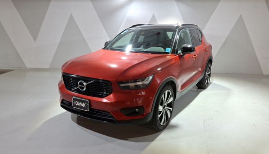 Volvo • XC40
