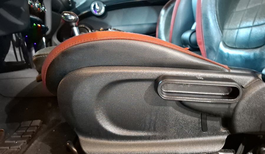 Mini John Cooper Works 2.0 JOHN COOPER WORKS HOT CHILI AT Hatchback 2018