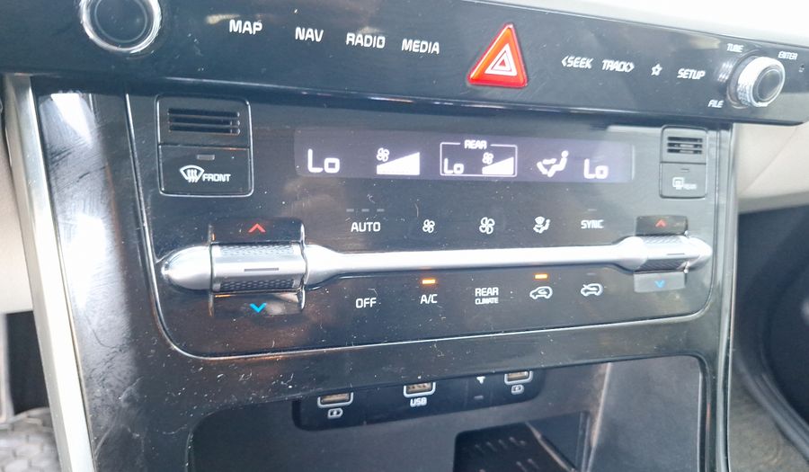 Kia Carnival 3.5 AUTO EX Minivan 2023