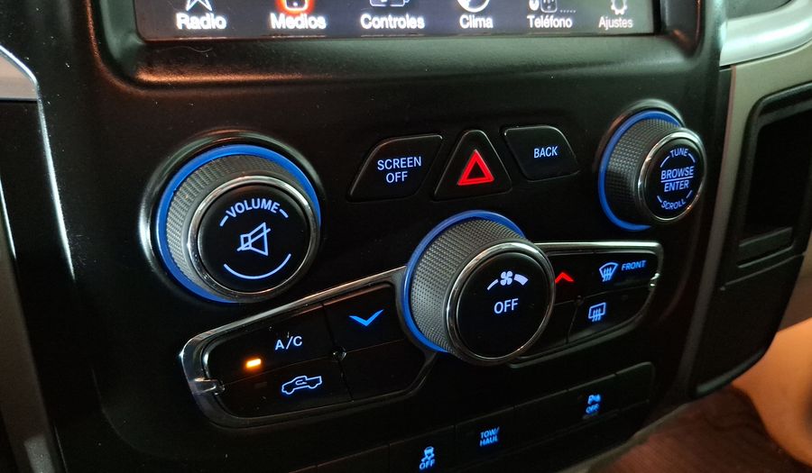 Dodge Ram 3.6 1500 SLT QUAD CAB AUTO 4WD Pickup 2015