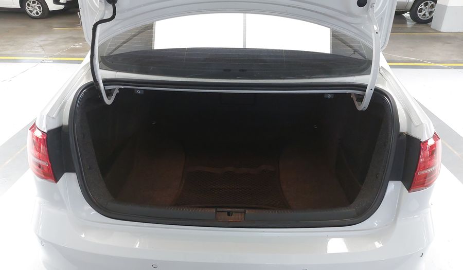 Volkswagen Jetta 2.0 TSI HIGHLINE DSG Sedan 2017