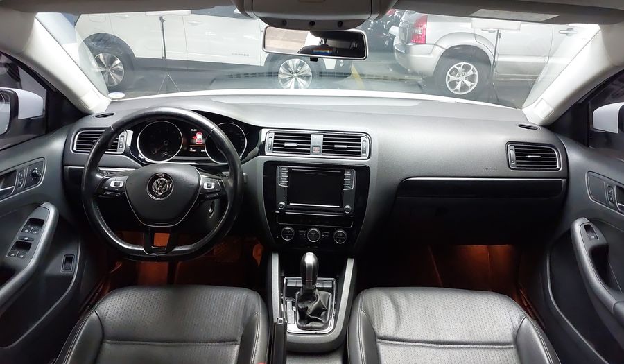 Volkswagen Jetta 2.0 TSI HIGHLINE DSG Sedan 2017