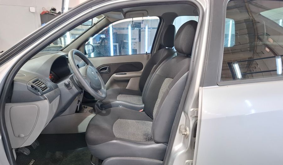 Renault Symbol 1.6 PACK 16V Sedan 2011