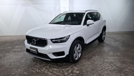 Volvo • XC40