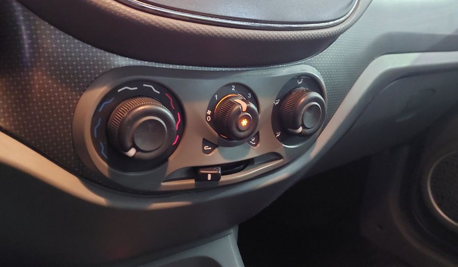 Fiat Palio 1.6 16V ESSENCE Hatchback 2013