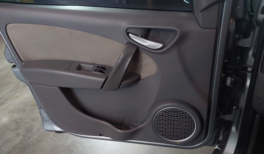 Fiat Palio 1.6 16V ESSENCE Hatchback 2013