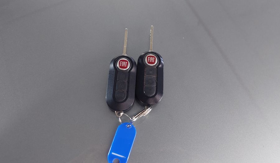 Fiat Palio 1.6 16V ESSENCE Hatchback 2013