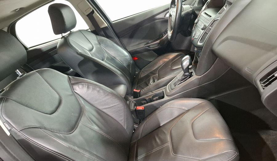 Ford Focus 2.0 SE APPEARENCE AT Sedan 2015