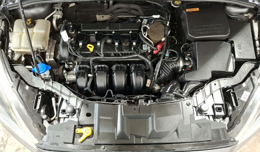 Ford Focus 2.0 SE APPEARENCE AT Sedan 2015