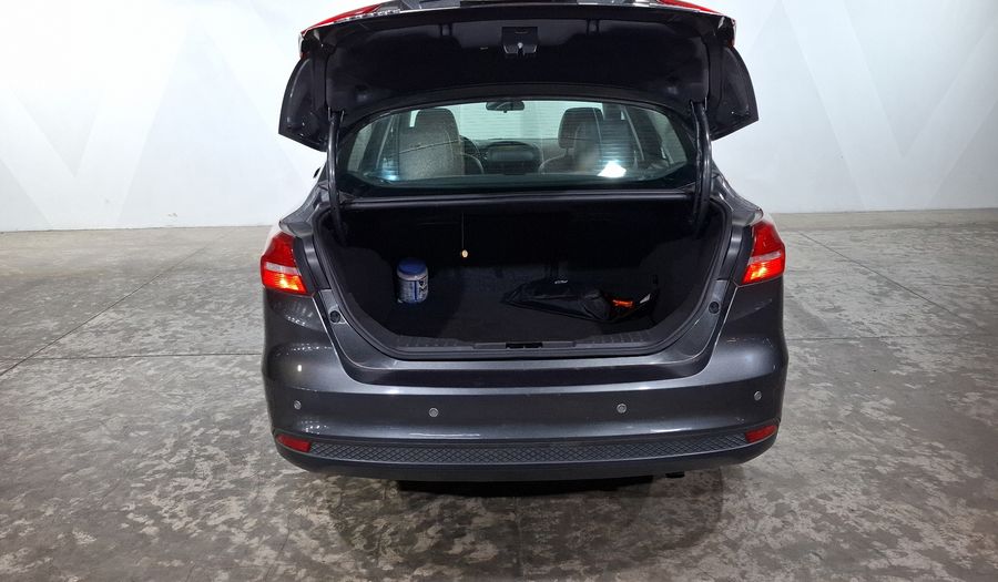 Ford Focus 2.0 SE APPEARENCE AT Sedan 2015