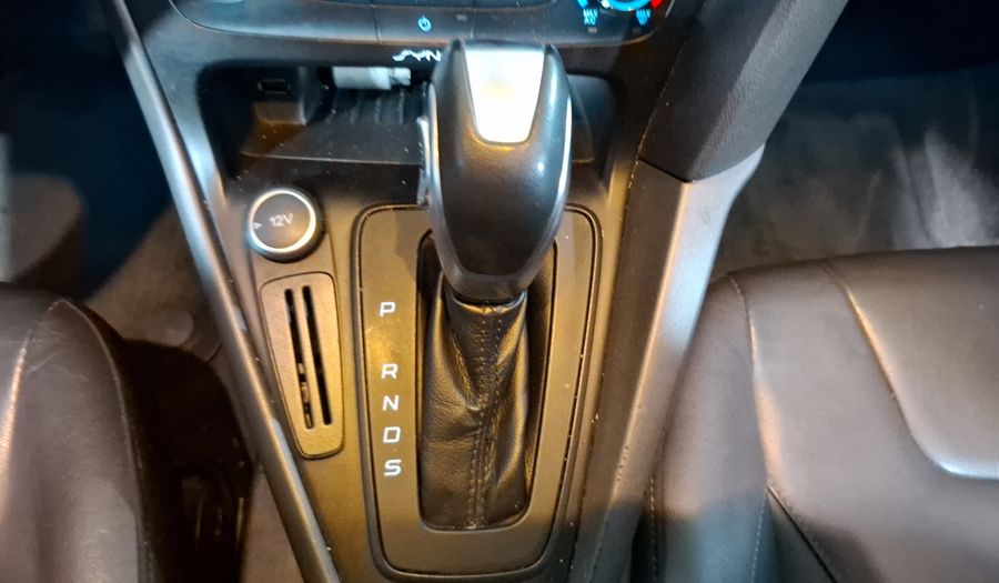 Ford Focus 2.0 SE APPEARENCE AT Sedan 2015