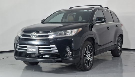 Toyota • Highlander