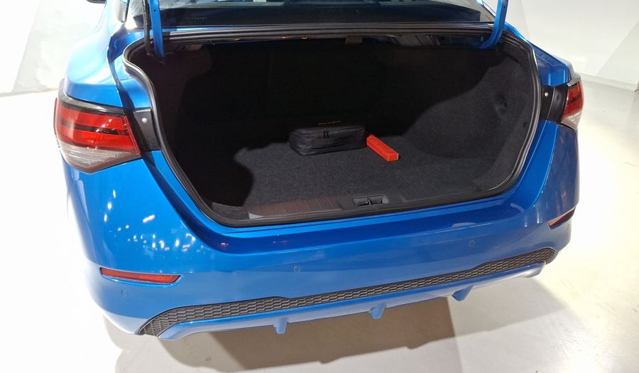 Nissan Sentra 2.0 ADVANCE CVT Sedan 2024