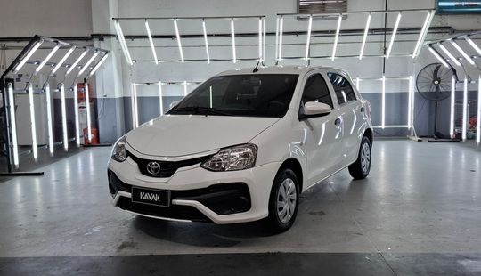 Toyota • Etios