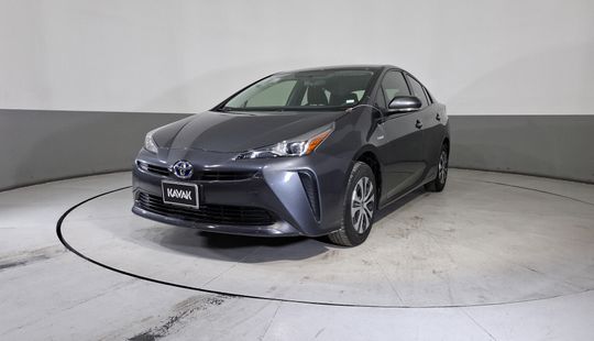 Toyota • Prius