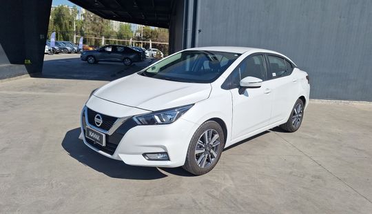 Nissan • Versa
