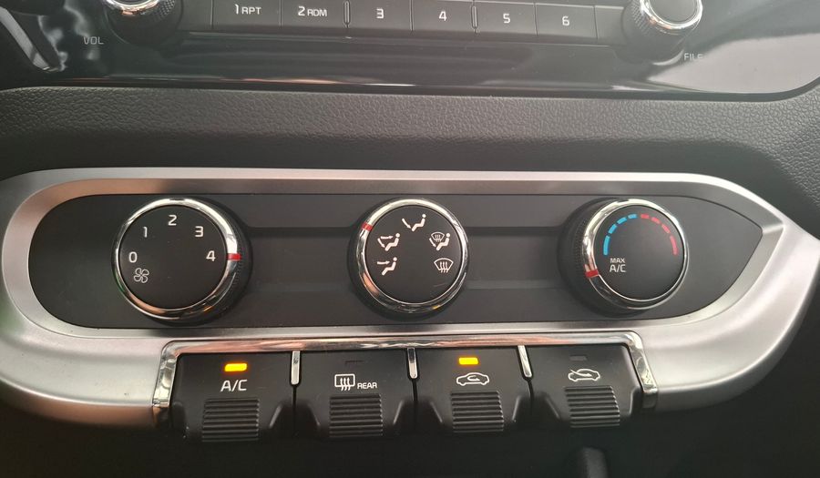 Kia Rio 1.4 EX AT Hatchback 2015