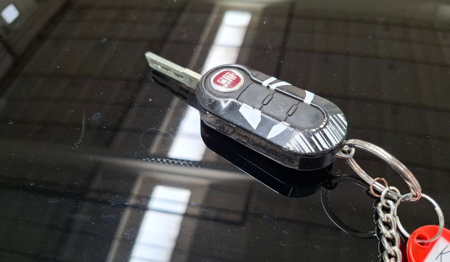 Fiat 500 1.4 16V LOUNGE AUTO Hatchback 2012