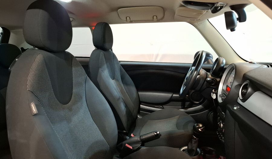 Mini Cooper 1.6 COOPER CLASSIC AT Hatchback 2013