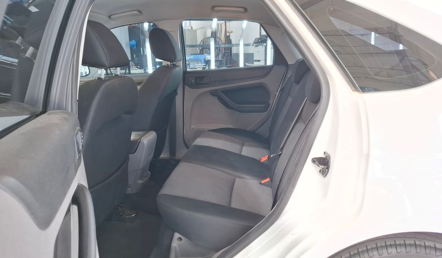 Ford Focus Ii 2.0 TREND Sedan 2012