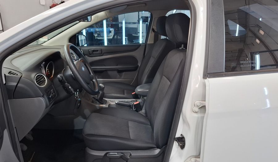 Ford Focus Ii 2.0 TREND Sedan 2012