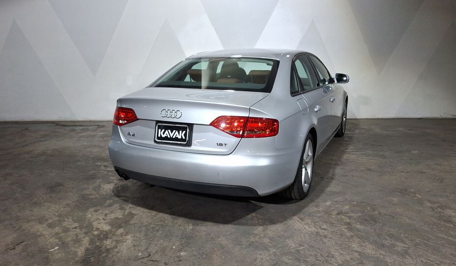 Audi A4 1.8 TFSI TRENDY PLUS MULTITRONIC Sedan 2011