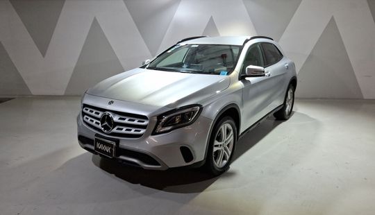 Mercedes Benz • Clase GLA