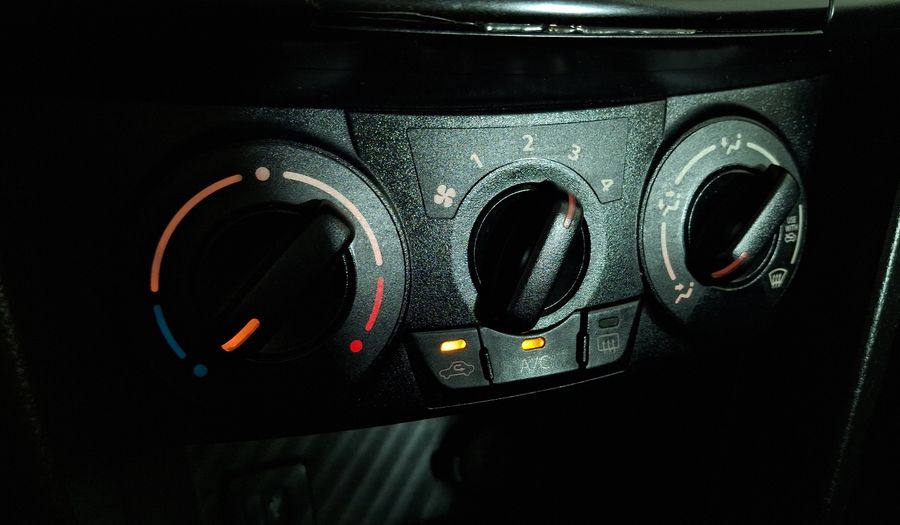 Suzuki Swift 1.2 GL Hatchback 2014