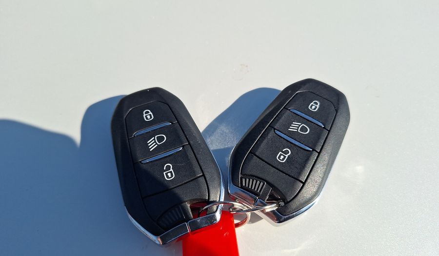 Peugeot 3008 1.6 THP 165 AUTO ALLURE PACK Suv 2024