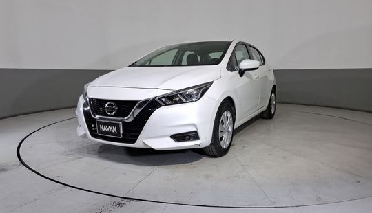 Nissan • Versa