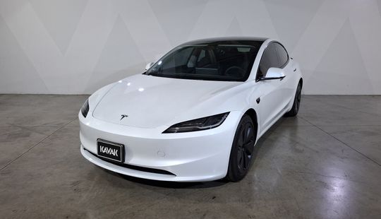 Tesla • Model 3