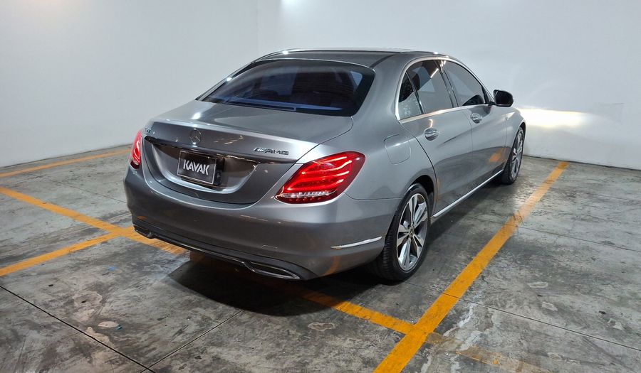 Mercedes Benz Clase C 2.0 200 CGI SPORT AT Sedan 2015