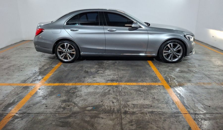 Mercedes Benz Clase C 2.0 200 CGI SPORT AT Sedan 2015