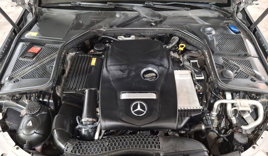 Mercedes Benz Clase C 2.0 200 CGI SPORT AT Sedan 2015