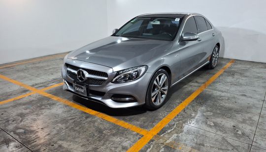 Mercedes Benz • Clase C